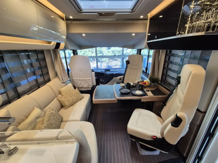 Fahrzeugbild Concorde Liner 1090 GIO Silver | BAR | 920 Ah Lith. #17