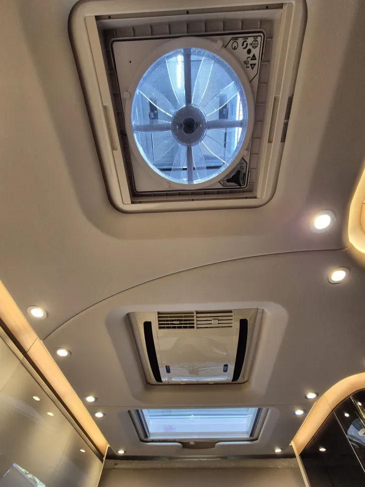 Fahrzeugbild Concorde Liner 1090 GIO Silver | BAR | 920 Ah Lith. #44