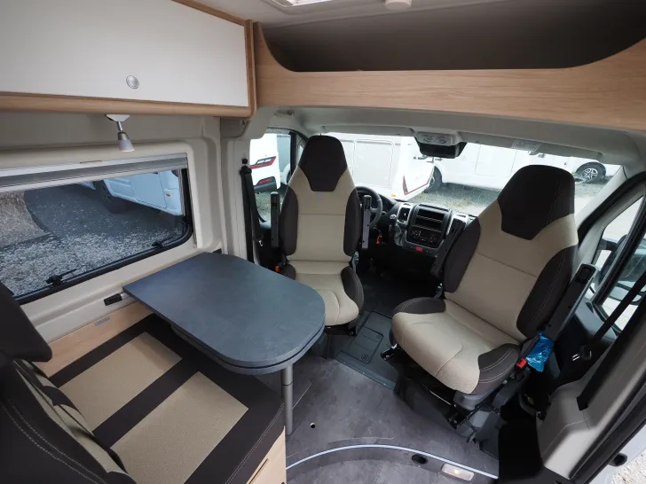 Fahrzeugbild Roadcar R 640, zus. Batterie, Markise, Radträger, uvm. #8