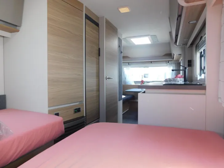 Fahrzeugbild Dethleffs Nomad 510 LE Sicherheitspaket, Einzelbett-Auszug #10