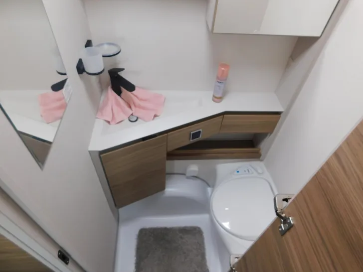 Fahrzeugbild Dethleffs Nomad 510 LE Sicherheitspaket, Einzelbett-Auszug #13