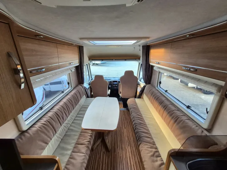 Fahrzeugbild Frankia Holiday Class 680 SD Alde,Solar,Hubst.kein Bett #23