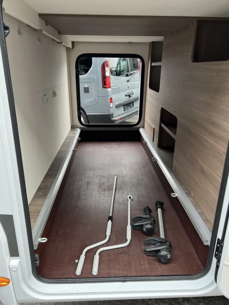 Fahrzeugbild Carado T 338 AT8G+ChassisPak+TV-Pak+RFK+gr.Kühlschrank #7