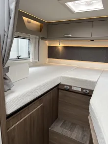 Fahrzeugbild Carado T 338 AT8G+ChassisPak+TV-Pak+RFK+gr.Kühlschrank #11