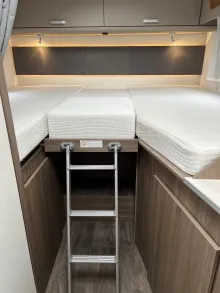 Fahrzeugbild Carado T 338 AT8G+ChassisPak+TV-Pak+RFK+gr.Kühlschrank #12