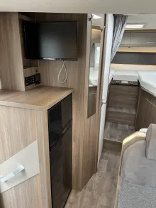 Fahrzeugbild Carado T 338 AT8G+ChassisPak+TV-Pak+RFK+gr.Kühlschrank #14