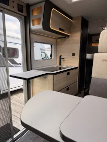 Fahrzeugbild Weinsberg CaraCompact 600 MEG EDITION [PEPPER] Rahmenfenster, elektr. Stufe #7