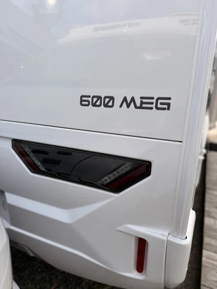 Fahrzeugbild Weinsberg CaraCompact 600 MEG EDITION [PEPPER] Rahmenfenster, elektr. Stufe #18