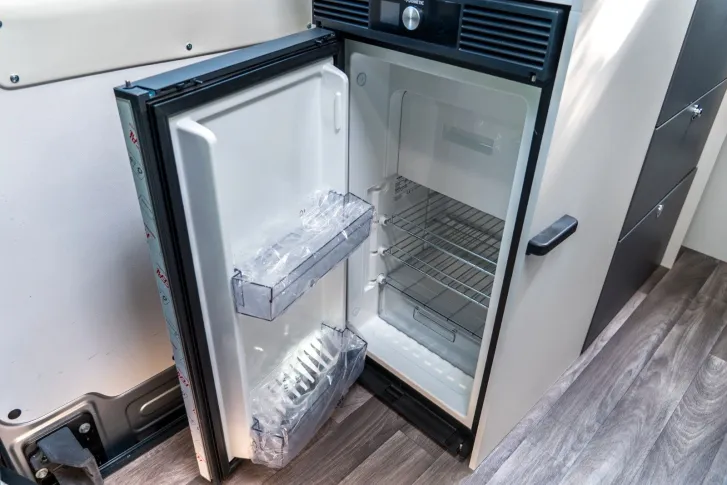 Fahrzeugbild Ahorn Camp Van 550 *Außendusche*Kamera*Markise #16