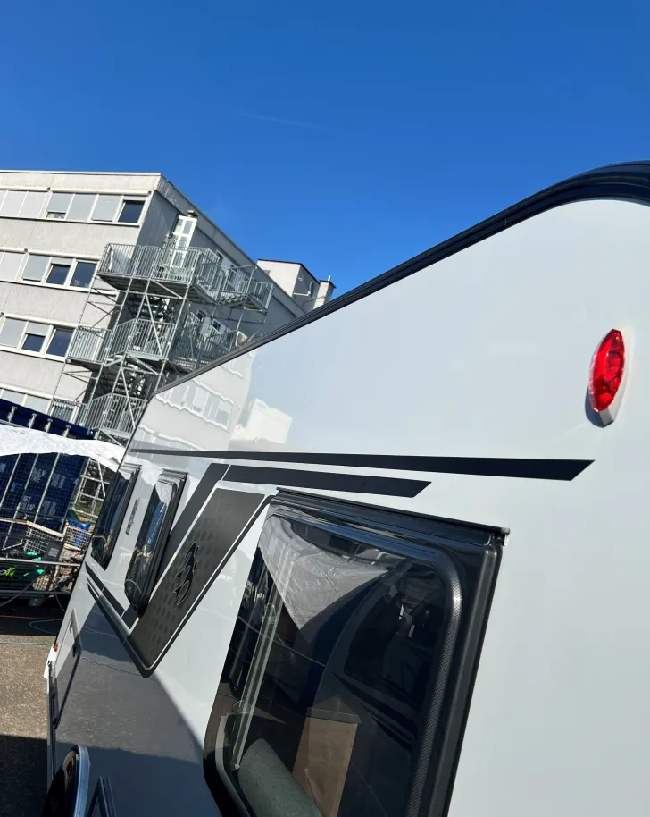 Fahrzeugbild Knaus Südwind 460 EU Black Selection mit Dusche #27