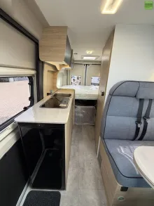 Fahrzeugbild Challenger Van V114 Road Edition 200WSolar Arctic Safety 27 #14