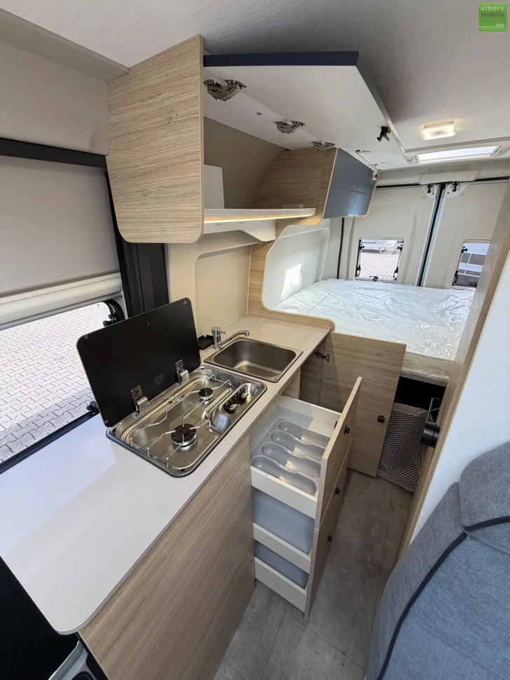 Fahrzeugbild Challenger Van V114 Road Edition 200WSolar Arctic Safety 27 #16