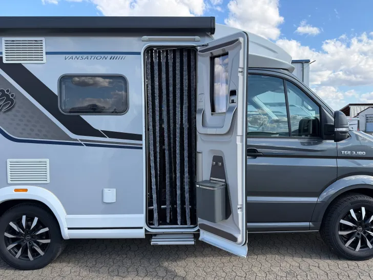 Fahrzeugbild Knaus Van Ti 640 MEG, Automatik, Borbet, SAT, 2xTV #13