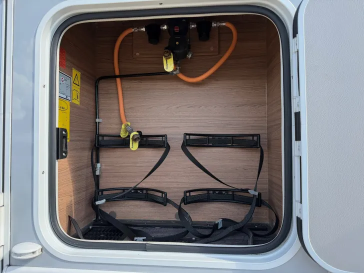 Fahrzeugbild Knaus Van Ti 640 MEG, Automatik, Borbet, SAT, 2xTV #23
