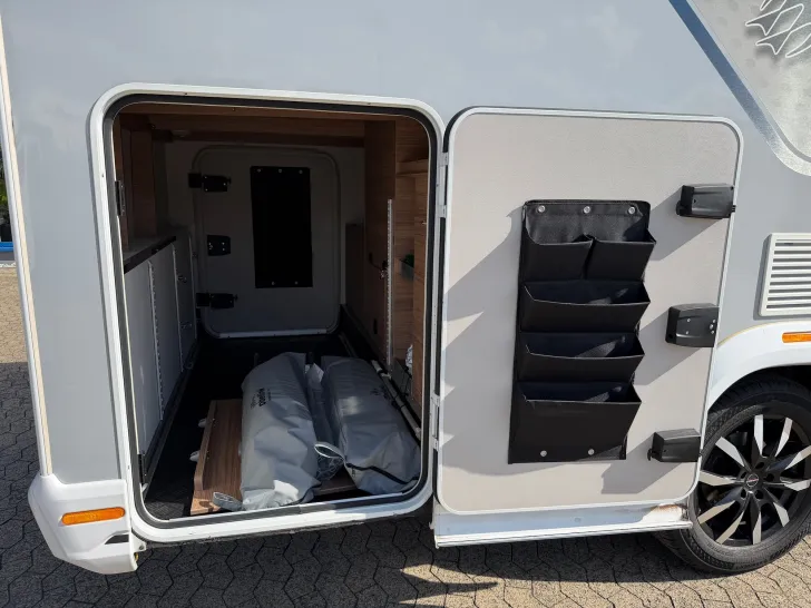 Fahrzeugbild Knaus Van Ti 640 MEG, Automatik, Borbet, SAT, 2xTV #24