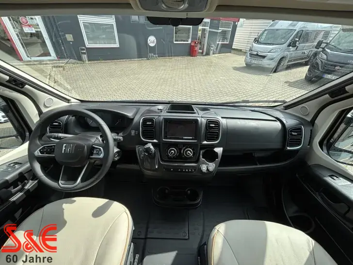 Fahrzeugbild Bürstner B66 C 600 #10