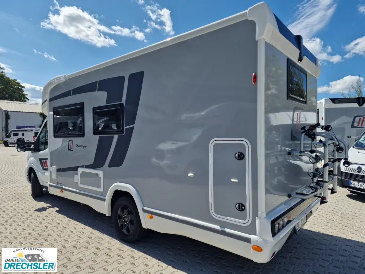 Fahrzeugbild Challenger 380 Graphite Edition #6