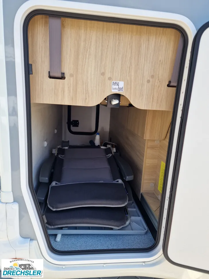 Fahrzeugbild Challenger 380 Graphite Edition #7