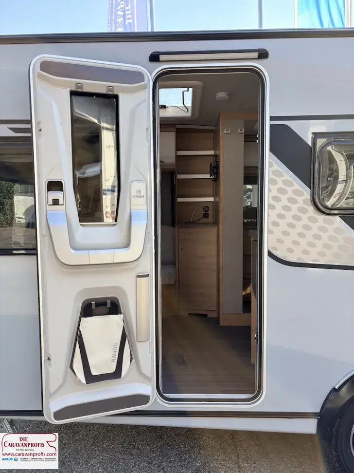 Fahrzeugbild Knaus Südwind 460 EU Black Selection Mod. 2027 - Gas #9
