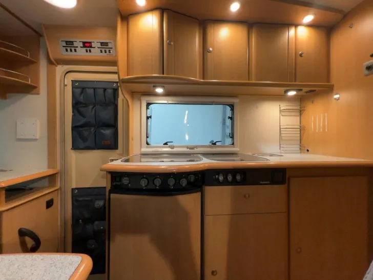Fahrzeugbild Dethleffs Globetrotter I 6970/Festbett/AHK/Garage/SAT #13