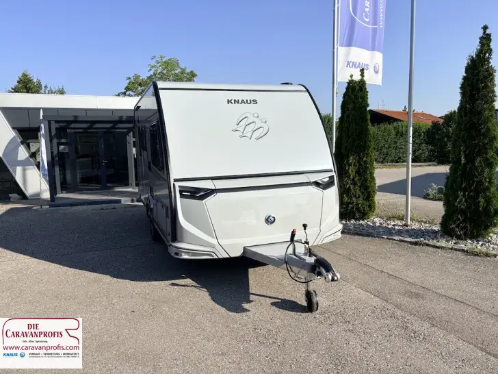 Fahrzeugbild Knaus Südwind 420 QD Black Selection Modell 2027 #9