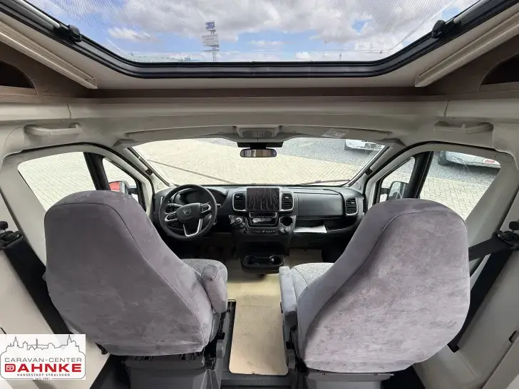 Fahrzeugbild Carado VAN V337 Pro+ Solar, Safety Paket #9