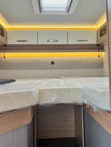 Fahrzeugbild Weinsberg CaraSuite EDITION SPICY 650 MEG Hubbett und Rahmenfenster #12