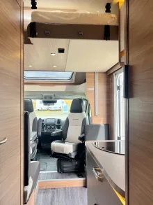 Fahrzeugbild Weinsberg CaraSuite EDITION SPICY 650 MEG Hubbett und Rahmenfenster #16