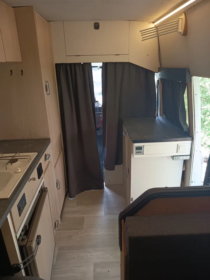 Fahrzeugbild Fiat Ducato Selbstausbau Fahrbereit | Roller-/E-Bike-Tr #4