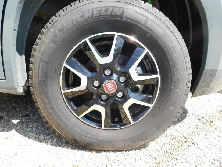 Fahrzeugbild VanTourer 600 L Fiat 140 PS 6m Längsbetten + Dieselheizung #18
