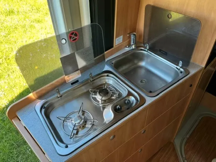 Fahrzeugbild Pössl Roadcruiser 640 Längsbett Solar MaxxFan H #5
