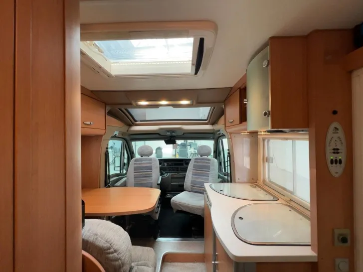 Fahrzeugbild Knaus Sun Ti 600 / Festbett / Klima / Preisgarantie #8