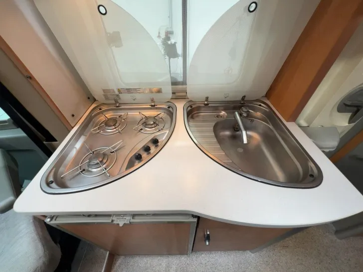 Fahrzeugbild Knaus Sun Ti 600 / Festbett / Klima / Preisgarantie #12