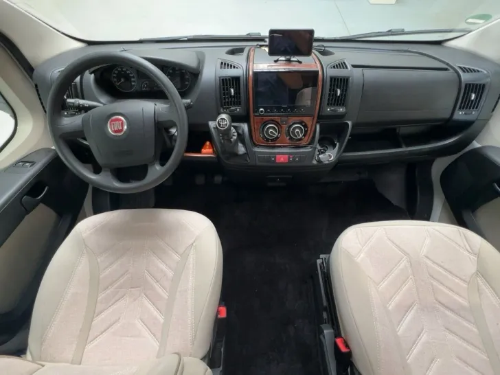Fahrzeugbild XGO Coupe 304/Queensbett/Klima/Markise/Solar #6