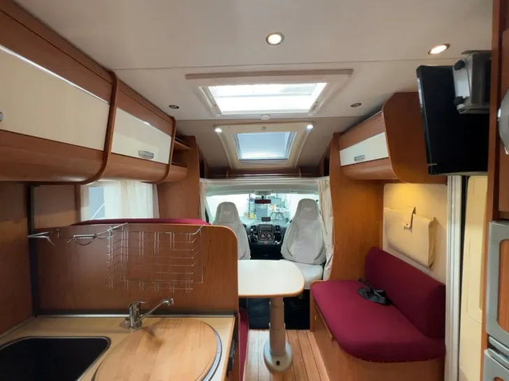 Fahrzeugbild XGO Coupe 304/Queensbett/Klima/Markise/Solar #9