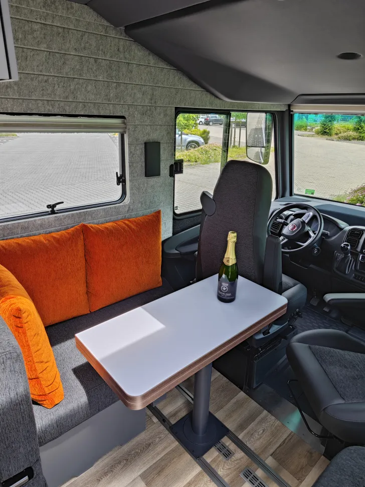Fahrzeugbild Niesmann + Bischoff iSMOVE 6.9 E Top Zustand #6