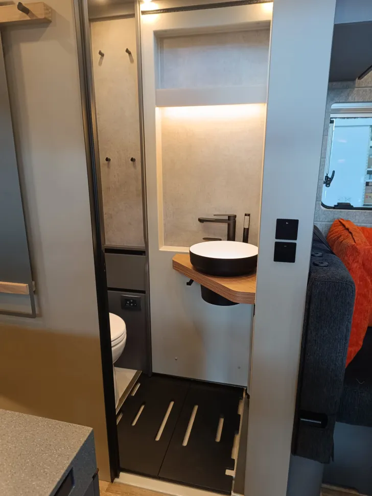 Fahrzeugbild Niesmann + Bischoff iSMOVE 6.9 E Top Zustand #7
