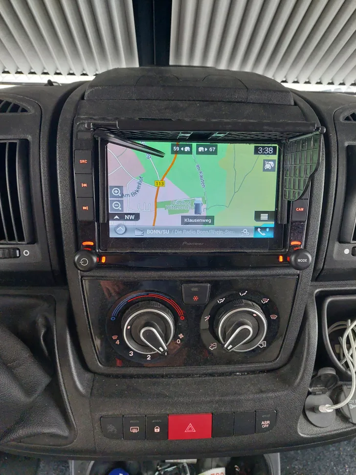 Fahrzeugbild Weinsberg CaraTour 600 MQ TÜV, Zahnriemen, Reifen neu #3