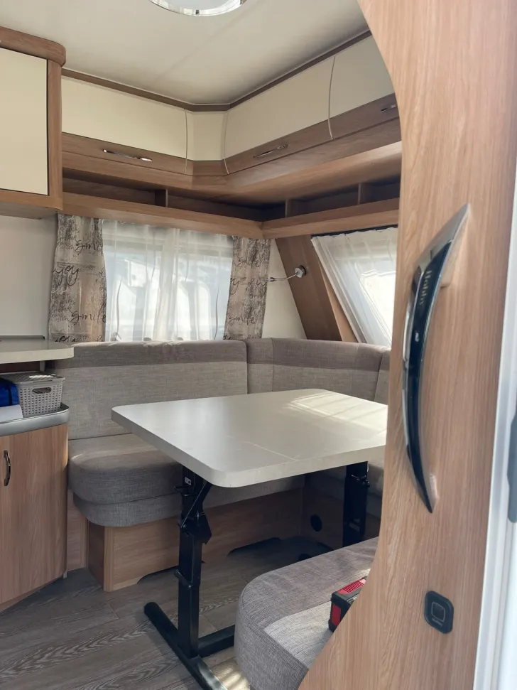 Fahrzeugbild Hobby De Luxe 540 FU Gut Gepflegeter Wohnwagen #7
