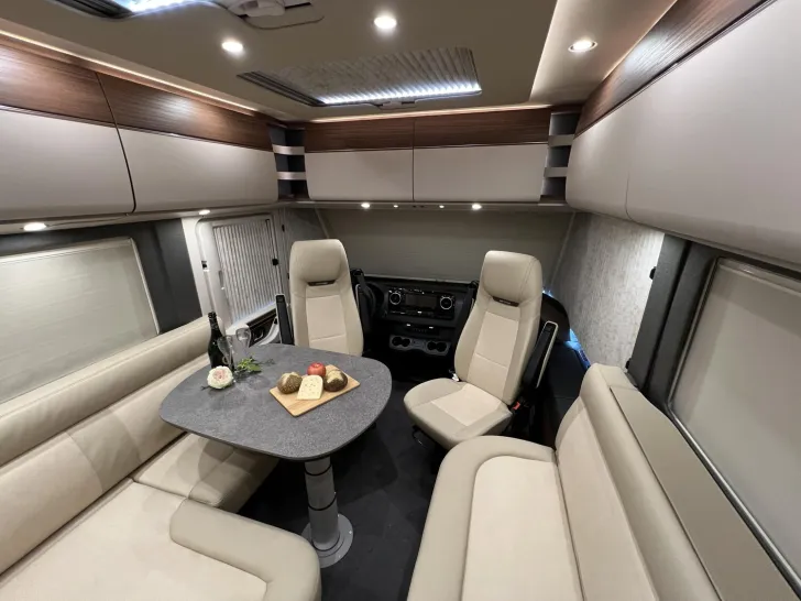 Fahrzeugbild chic c-line I 5.9 XL LE Carthago Selection (314) #13