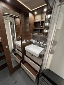 Fahrzeugbild chic c-line I 5.9 XL LE Carthago Selection (314) #35