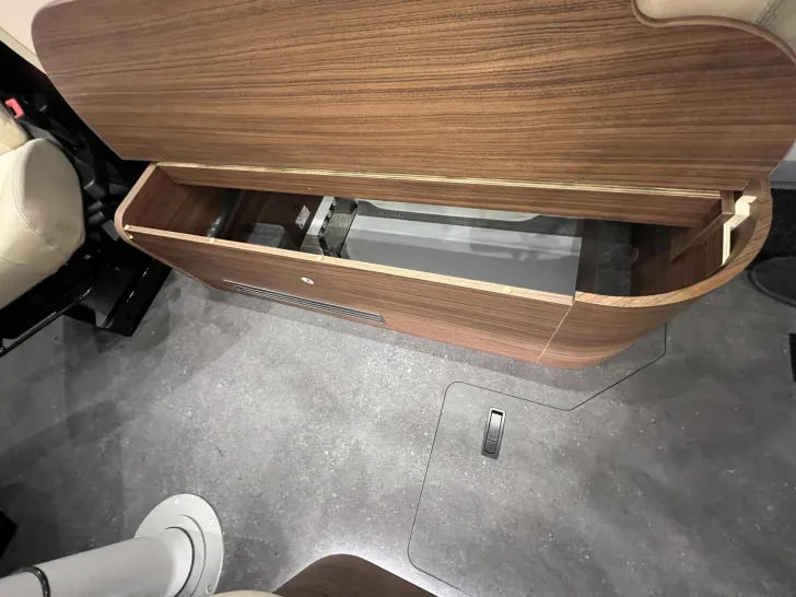 Fahrzeugbild chic c-line I 5.9 XL LE Carthago Selection (314) #39