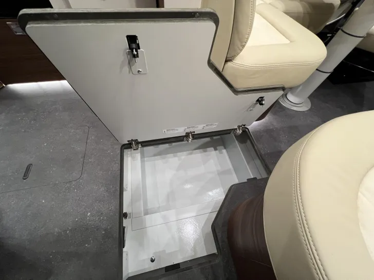 Fahrzeugbild chic c-line I 5.9 XL LE Carthago Selection (314) #41