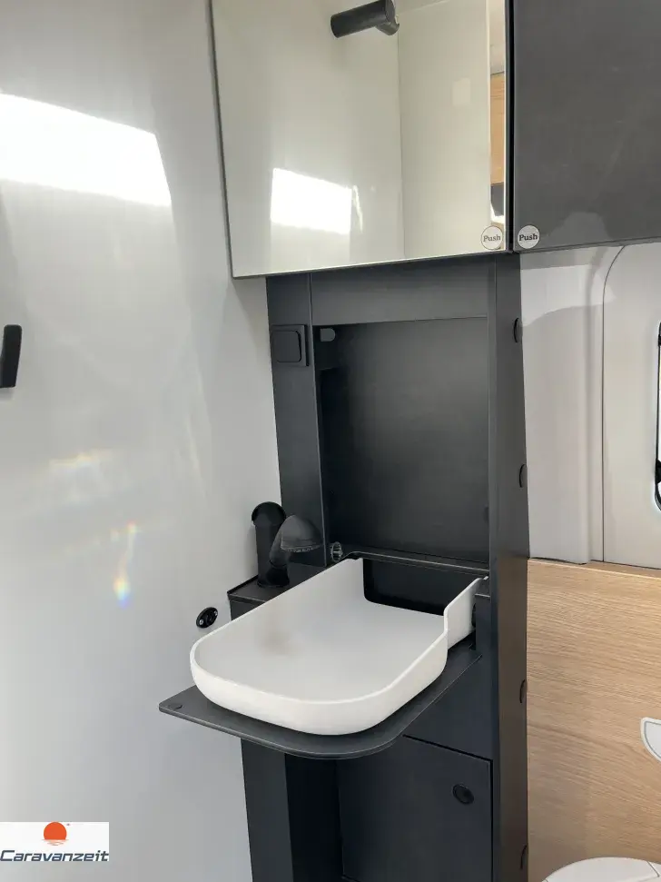 Fahrzeugbild Sunlight Camper Van Ibex 604D 4x4 Lithium #13