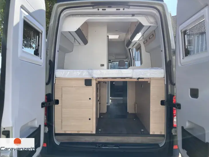 Fahrzeugbild Sunlight Camper Van Ibex 604D 4x4 Lithium #7