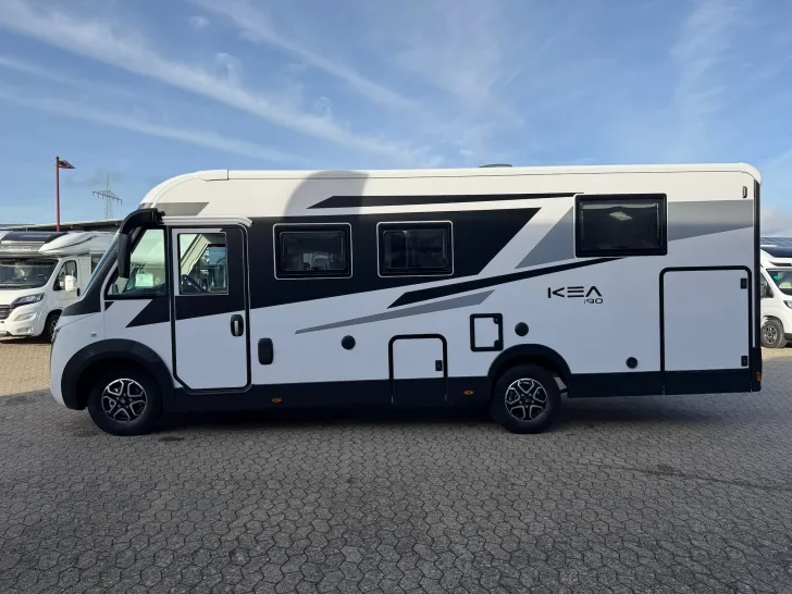 Fahrzeugbild Mobilvetta Kea I90, Hubstützen + Dachklima #9