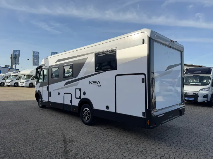 Fahrzeugbild Mobilvetta Kea I90, Hubstützen + Dachklima #10
