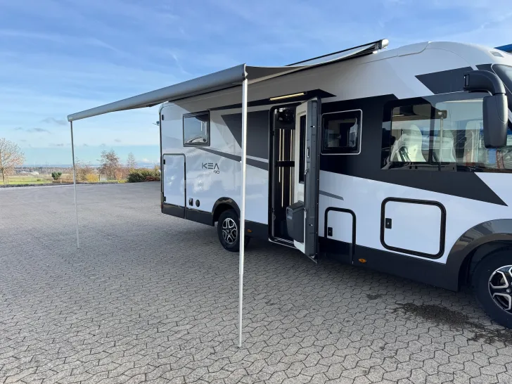 Fahrzeugbild Mobilvetta Kea I90, Hubstützen + Dachklima #20