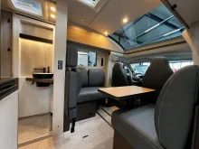 Fahrzeugbild Bürstner Signature SFT 7.0 AT8G+Komfort+Küche+Technik #10