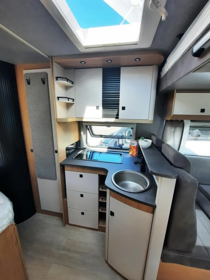 Fahrzeugbild Hobby ONTOUR T 700 FH Verfüg./Sparen Sie 22.709,- € #8